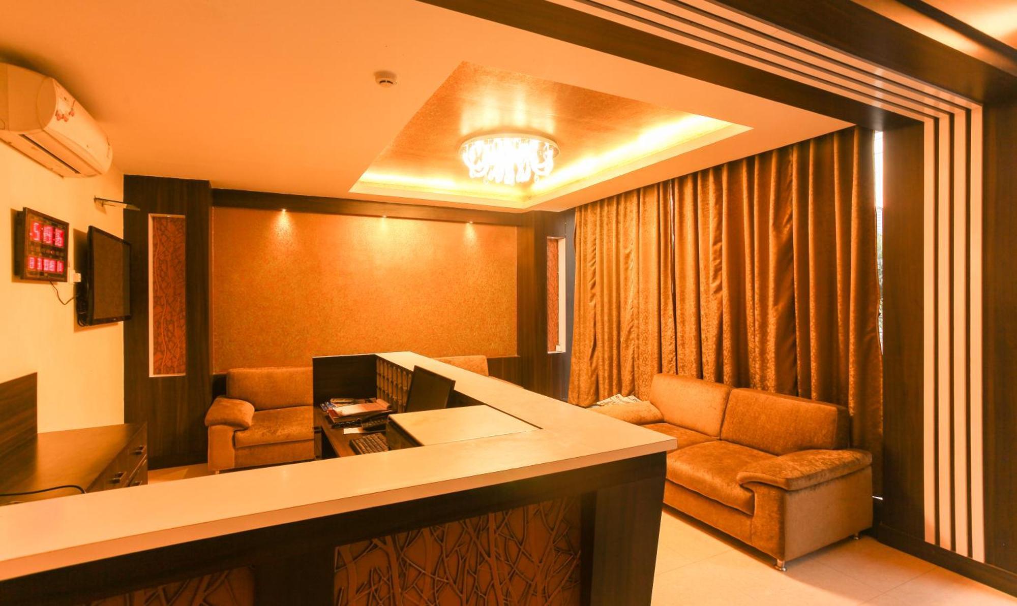 Hotel Janki International 3 Km From Kashi Vishwanath Temple Free Pickup From Railway Station Varanasi Exterior foto